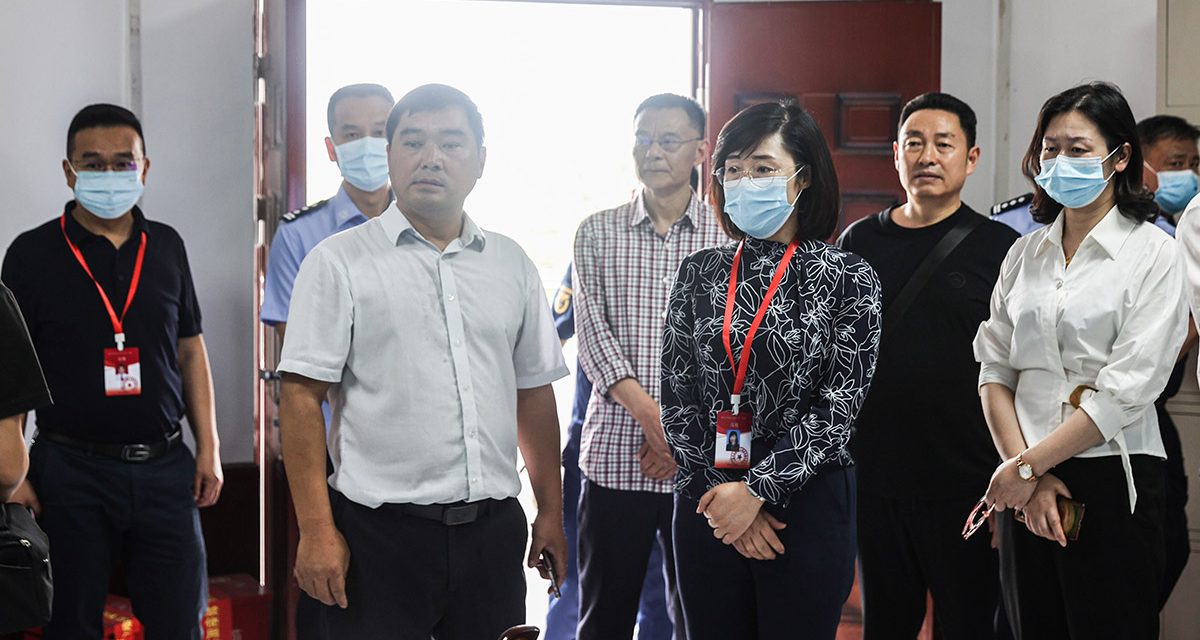 高坪区人民政府区长兰吉春到白塔中学检查考点准备情况