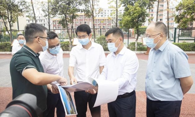 高坪区委书记陈多平到白塔中学开展教师节慰问活动