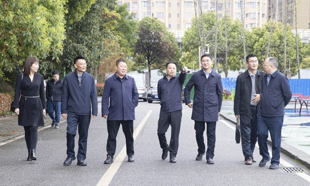 省卫生健康委二级巡视员黄勤一行到白塔中学调研