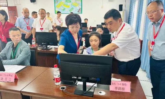 南充市人民政府副市长欧阳梅到白塔中学考点巡视高考考务工作