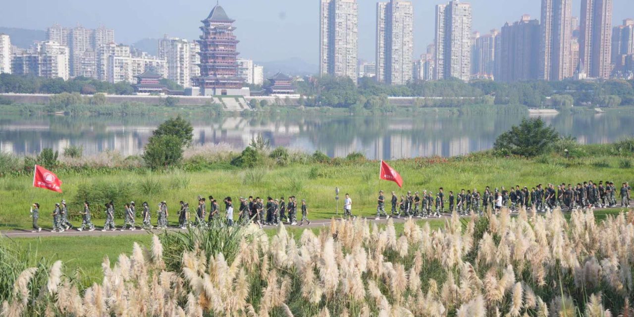 军训进行时‖少年不惧岁月长，身披戎装志昂扬