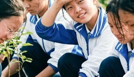 共筑安全防线 守护五一假期 ‖四川省南充市白塔中学2026年五一假期致家长的一封信